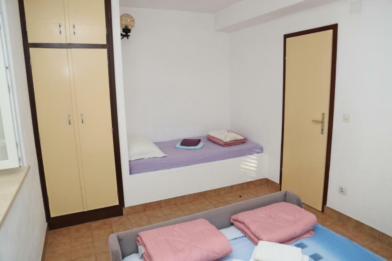 Apartments Katica Lumbarda Ngoại thất bức ảnh