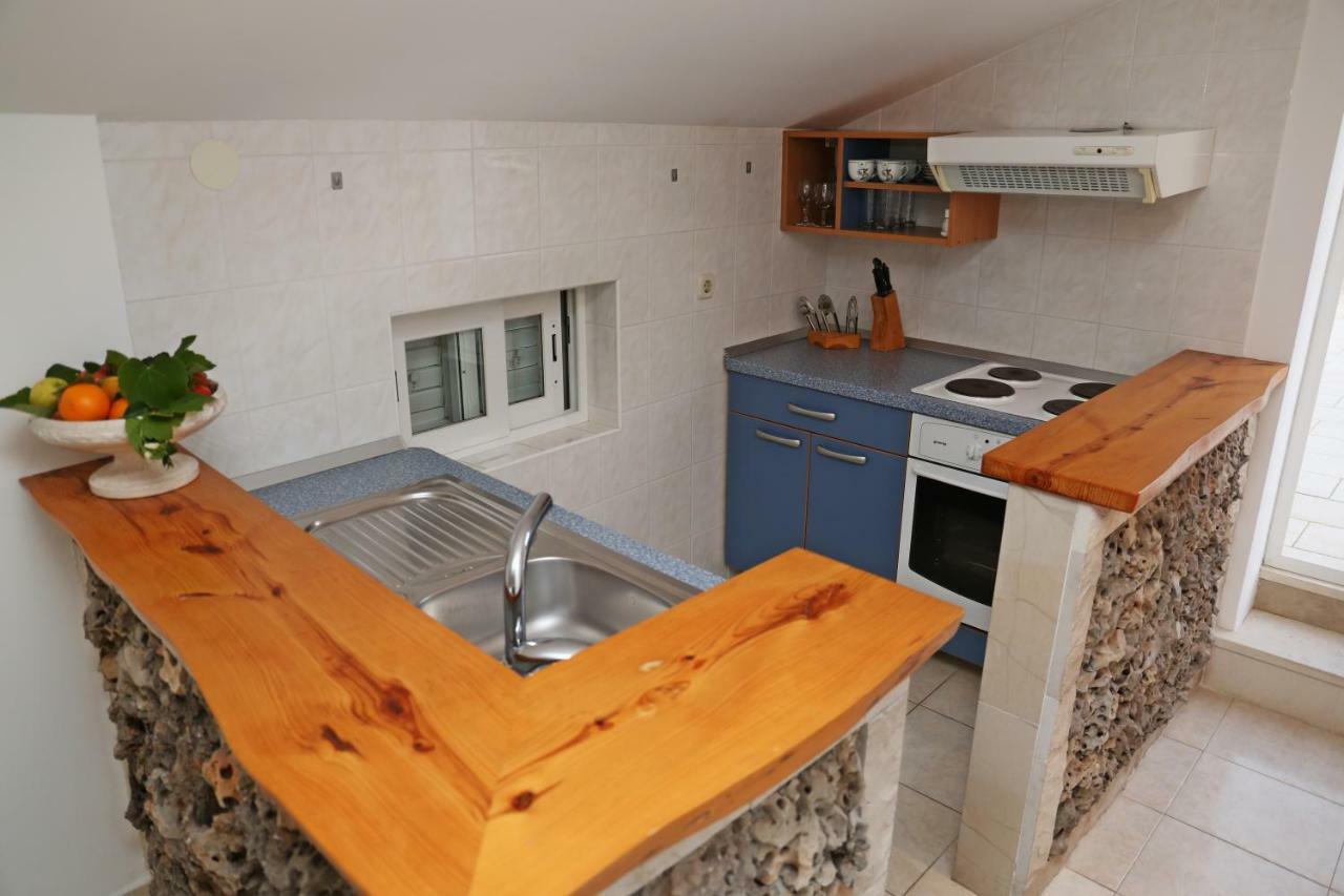 Apartments Katica Lumbarda Ngoại thất bức ảnh
